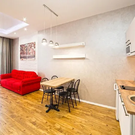 Miskevycha Square 5a Apartment- View Of The Center Of With A Balcony דירה